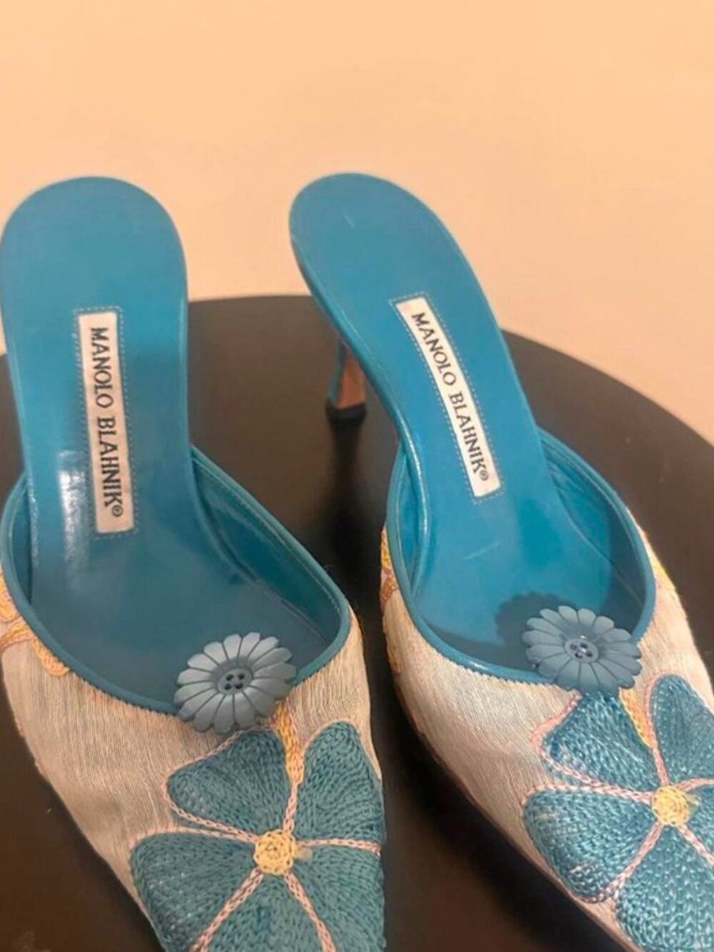 Vintage Manolo Blahnik blue floral kitten heel mules size 6 in vintage worn